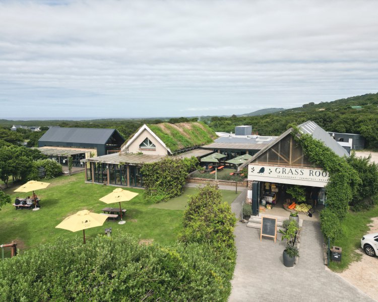 Grass Roof Restaurant, Farmstall and Bakery