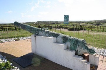 Cannon Commemorating the wreck of the Sacramento