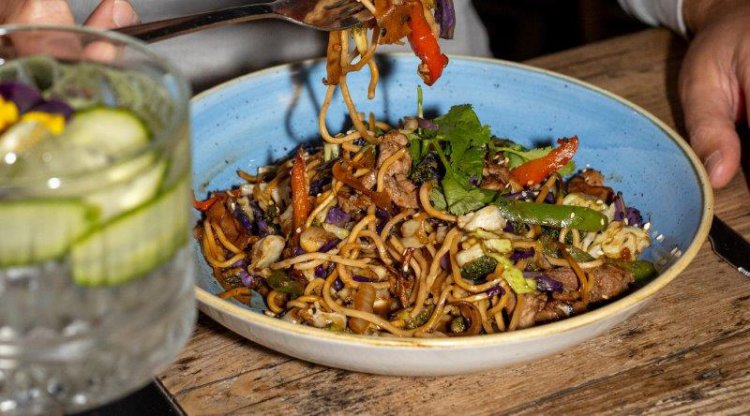 Hello It’s Me – Kitchen and Bar