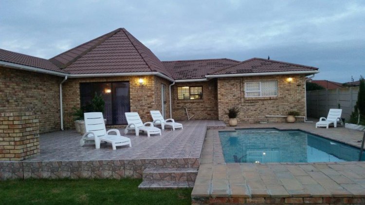 Ebenezer Guest House Bluewater Bay